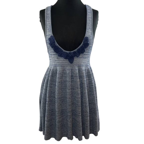 FREE PEOPLE Blue Knit Embroidered Scoop Sleeveless Pleated Fit & Flare Dress L - Picture 1 of 8